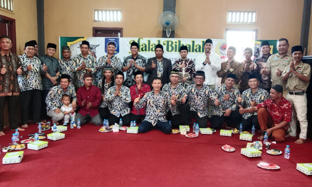 KBOBABEL.COM (PANGKALPINANG),  — Suasana hangat penuh semangat persatuan terasa kental dalam acara Halal Bihalal Forum Pembauran Kebangsaan (FPK) Provinsi Kepulauan Bangka Belitung di Rumah Adat Minangkabau, Sabtu (26/4/2025).