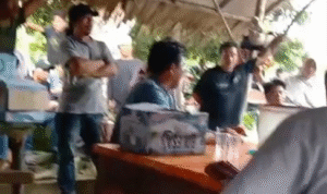 KBOBABEL.COM (BANGKA BARAT) — Situasi keamanan dan ketertiban masyarakat (kamtibmas) di Desa Keranggan  Kecamatan Mentok, Kabupaten Bangka Barat, Provinsi Kepulauan Bangka Belitung, mulai goyah. Penyebabnya bukan lain karena aktivitas tambang timah ilegal yang terus beroperasi secara terang-terangan di kawasan perairan Keranggan sejak sepekan terakhir. Sabtu (17/5/2025).