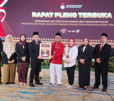 KBOBABEL.COM (BANGKA BELITUNG) – Babak Baru Demokrasi Lokal: Pilkada Ulang Resmi Dimulai. Setelah sebelumnya hanya menyisakan kotak kosong sebagai pemenang, kini masyarakat Kota Pangkalpinang dan Kabupaten Bangka bersiap menghadapi babak baru dalam demokrasi lokal: Pilkada ulang 2025. Kamis (24/7/2025).