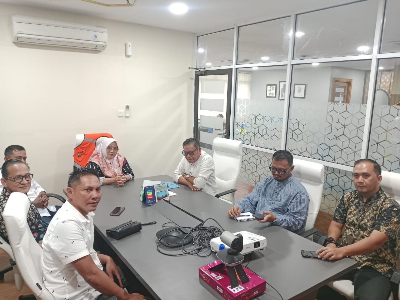 KBOBABEL.COM (Pangkalpinang) – Dinamika persoalan pertimahan di Bangka Belitung kembali mendapat sorotan. Forum Bangka Belitung Menggugat (BBM) tampil memberikan sikap resmi melalui audiensi dengan manajemen PT Timah Tbk, Jum'at (3/10/2025). 