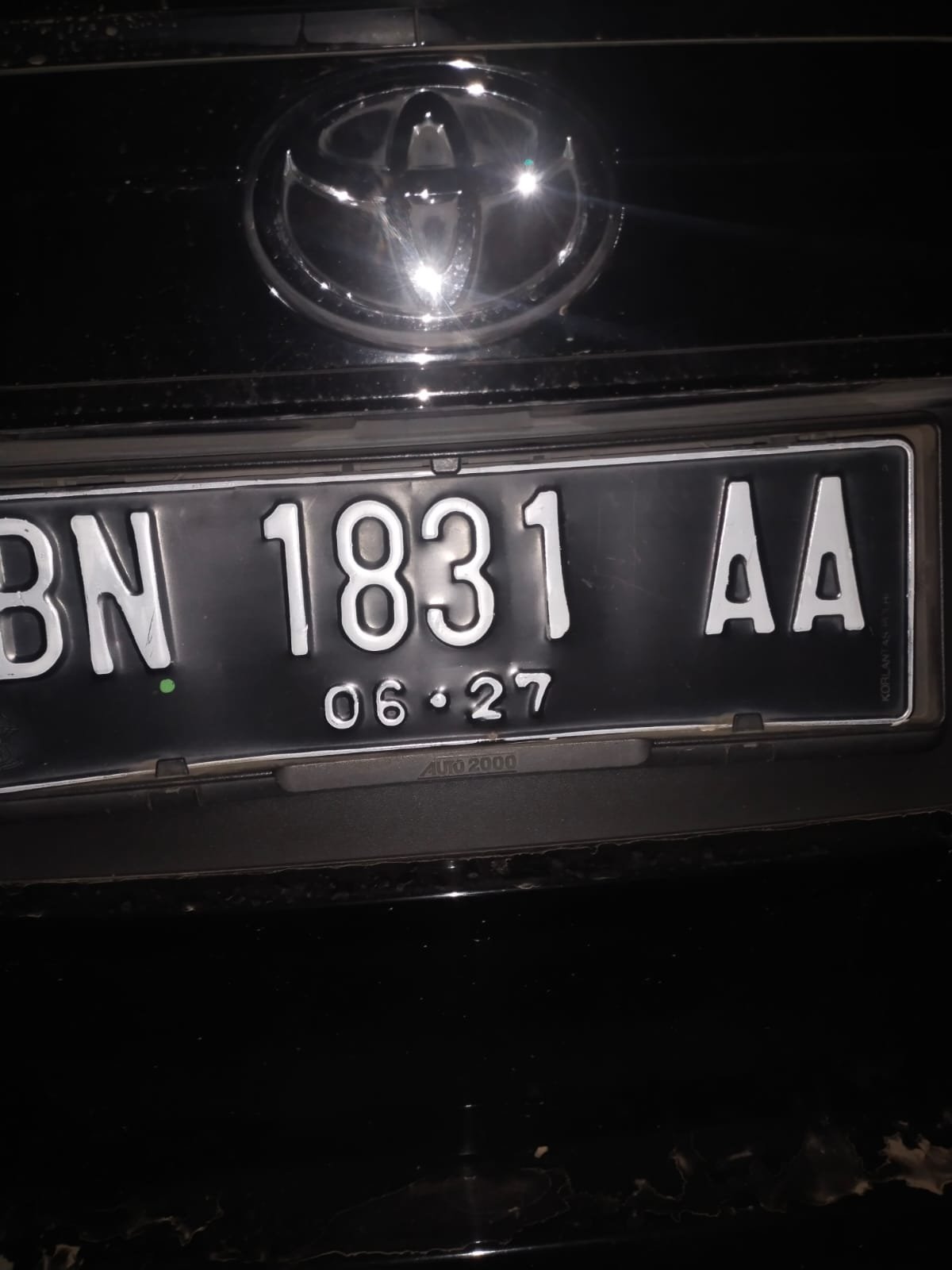 KBOBABEL.COM (Pangkalpinang, Bangka Belitung) — Dugaan tindak pidana pencurian dengan pemberatan (curat) dalam skala besar kembali mengguncang Bangka Belitung. Sebanyak 300 ton balok timah yang tersimpan di gudang PT Stanindo Inti Perkasa (SIP) di kawasan industri Jalan Laksamana Malahayati, Ketapang, Pangkalbalam, Kota Pangkalpinang, dilaporkan raib secara misterius dan diduga diangkut paksa oleh pihak tak dikenal. Senin (29/12/2025).