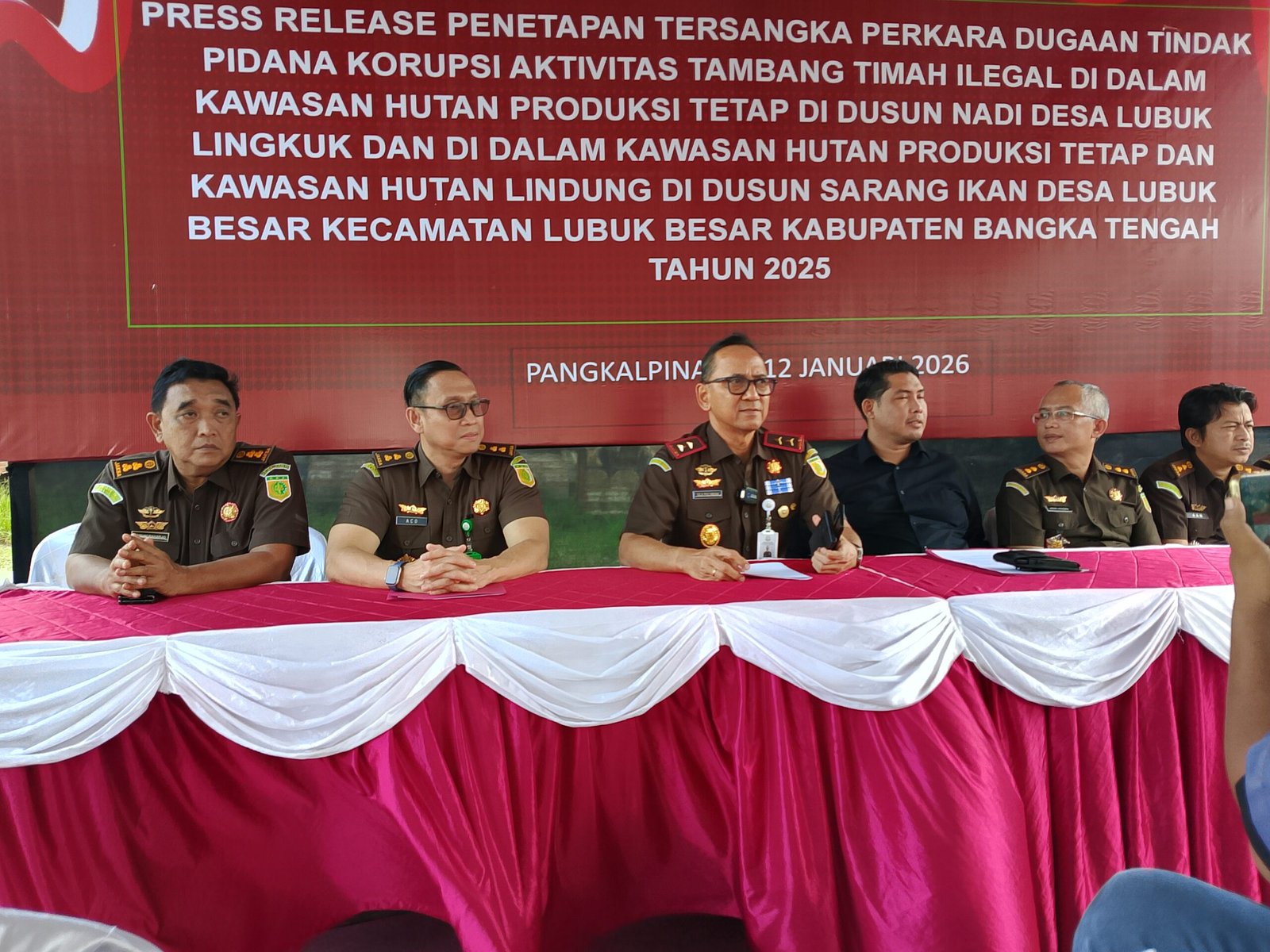 KBOBABEL.COM (PANGKALPINANG) — Kejaksaan Tinggi Kepulauan Bangka Belitung kembali menegaskan keseriusannya memberantas kejahatan pertambangan ilegal. Senin (12/1/2026).