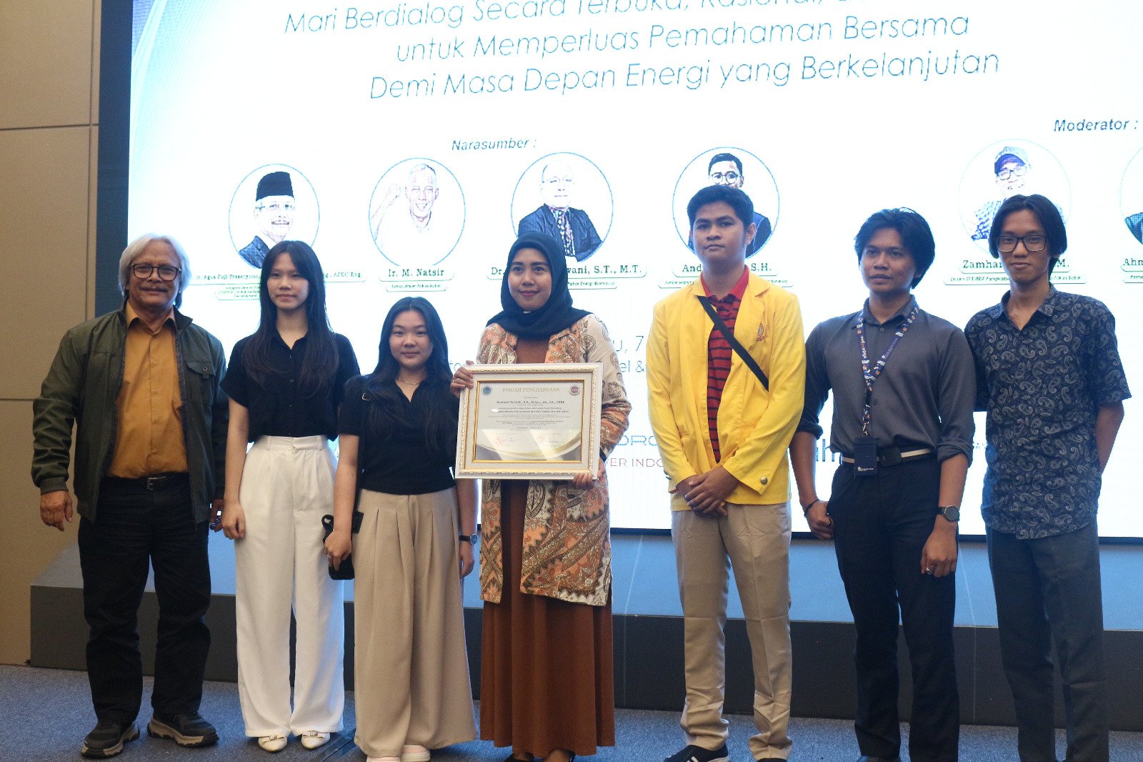 KBOBABEL.COM (PANGKALPINANG) – Rencana pembangunan Pembangkit Listrik Tenaga Nuklir (PLTN) di Bangka Belitung terus menjadi perhatian berbagai kalangan, termasuk akademisi. Dosen Program Studi Akuntansi STIE IBEK Pangkalpinang, Hendarti Tri S.M., S.E., M.Acc., Ak., CA., CSRS., menilai bahwa wacana tersebut perlu dipahami secara komprehensif, objektif, dan berbasis data ilmiah. Jumat (13/2/2026)