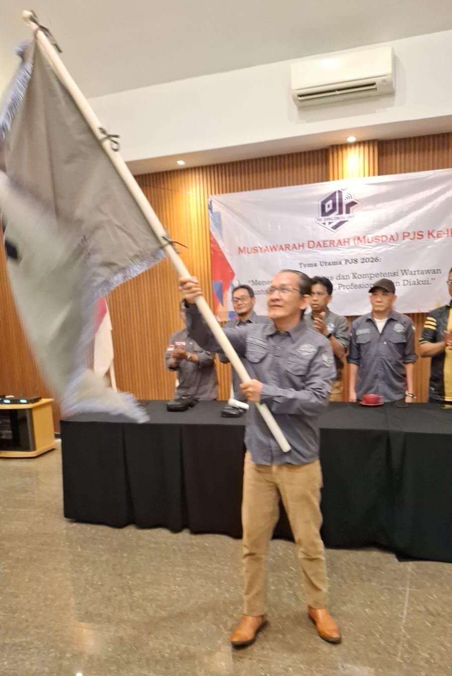 KBOBABEL.COM (PANGKALPINANG) – Ketua Umum Dewan Pimpinan Pusat Pro Jurnalismedia Siber (DPP PJS), Mahmud Marhaba, secara resmi membuka Musyawarah Daerah (Musda) ke-2 Dewan Pimpinan Daerah (DPD) PJS Bangka Belitung, di gelar di Tan Kastel Pangkalpinang, Sabtu (7/2/2026).