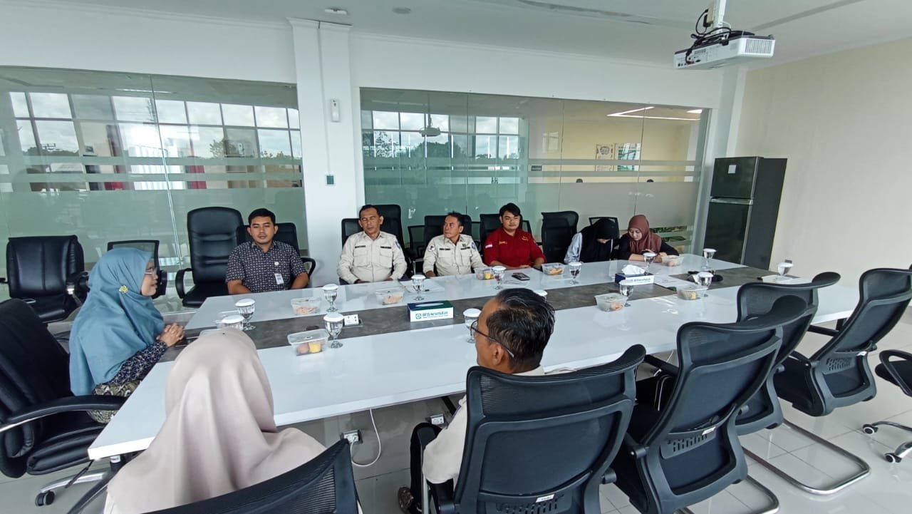 KBOBABEL.COM (PANGKALPINANG) -- Komisi Informasi (KI) Provinsi Kepulauan Bangka Bangka Belitung melakukan kunjungan ke BPJS Pangkalpinang dalam rangka mendorong Tata Kelola Keterbukaan Informasi Publik. Selasa, (7/4/2026)