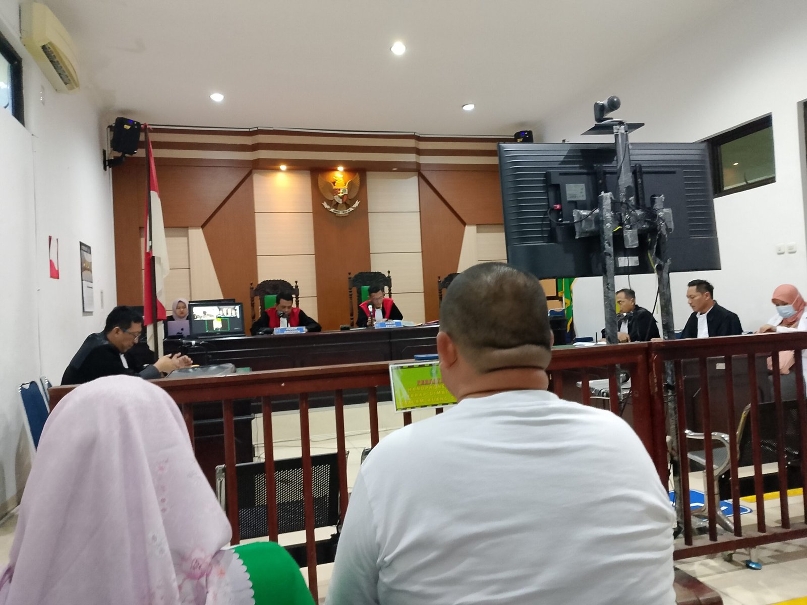 KBOBABEL.COM (Pangkalpinang) – Sidang lanjutan perkara dr Ratna Setia Asih di Pengadilan Negeri Pangkalpinang kembali memantik sorotan tajam. Kuasa hukum terdakwa, Hangga Oktafandany SH, secara terbuka mengkritik penggunaan ahli pidana umum dalam perkara yang dinilainya sebagai kasus pidana medis yang memiliki karakteristik berbeda secara fundamental. Jum'at (10/4/2026)