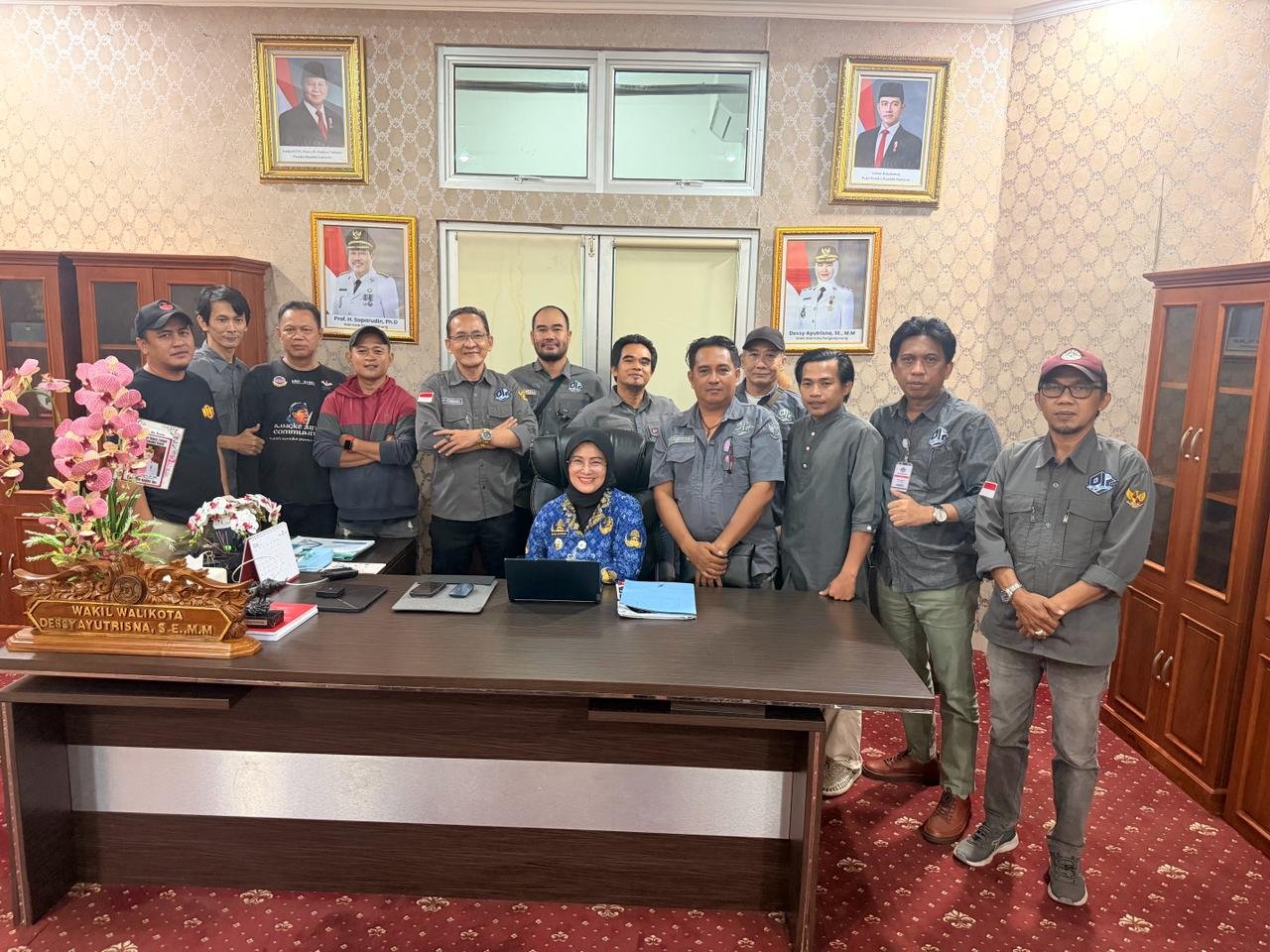 KBOBABEL.COM (PANGKALPINANG) — Suasana hangat penuh keakraban mewarnai audiensi Dewan Pimpinan Daerah Persatuan Jurnalis Siber (PJS) Bangka Belitung bersama jajaran DPC PJS Kota Pangkalpinang dengan Wakil Wali Kota Pangkalpinang, Dessy Ayutrisna, Rabu (20/05/2026).