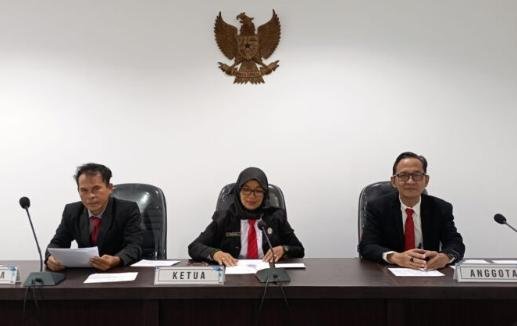 KBOBABEL.COM (PANGKALPINANG) – Permintaan maaf yang disampaikan Komisi Informasi (KI) Provinsi Kepulauan Bangka Belitung kepada Edi Irawan yang disalahartikan, terkait tidak tersedianya rekaman elektronik dan transkrip verbatim persidangan sengketa informasi publik menjadi bahan perdebatan baru di ruang publik. Sabtu (12/6/2026)