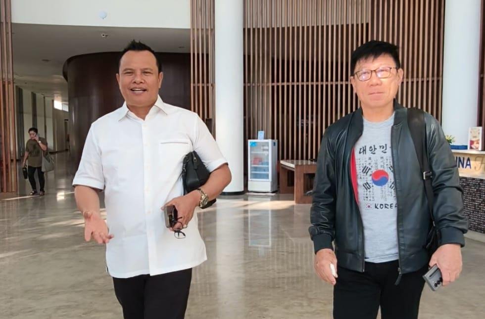 KBOBABEL.COM (JAKARTA) – Penanganan perkara ekspor 15 kontainer ilmenit milik PT Putra Prima Mineral Mandiri (PT PMM) kembali menjadi sorotan. Kuasa Hukum PT PMM, Advokat Poltak Silitonga SH MH, melontarkan kritik keras terhadap langkah-langkah yang dilakukan aparat penegak hukum yang menurutnya telah menimbulkan ketidakpastian hukum dan kerugian besar bagi kliennya. Senin (22/6/2026)