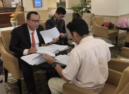 KBOBABEL.COM (JAKARTA) – Penanganan perkara ekspor 15 kontainer ilmenit milik PT Putra Prima Mineral Mandiri (PT PMM) kembali menjadi sorotan. Kuasa Hukum PT PMM, Advokat Poltak Silitonga SH MH, melontarkan kritik keras terhadap langkah-langkah yang dilakukan aparat penegak hukum yang menurutnya telah menimbulkan ketidakpastian hukum dan kerugian besar bagi kliennya. Senin (22/6/2026)