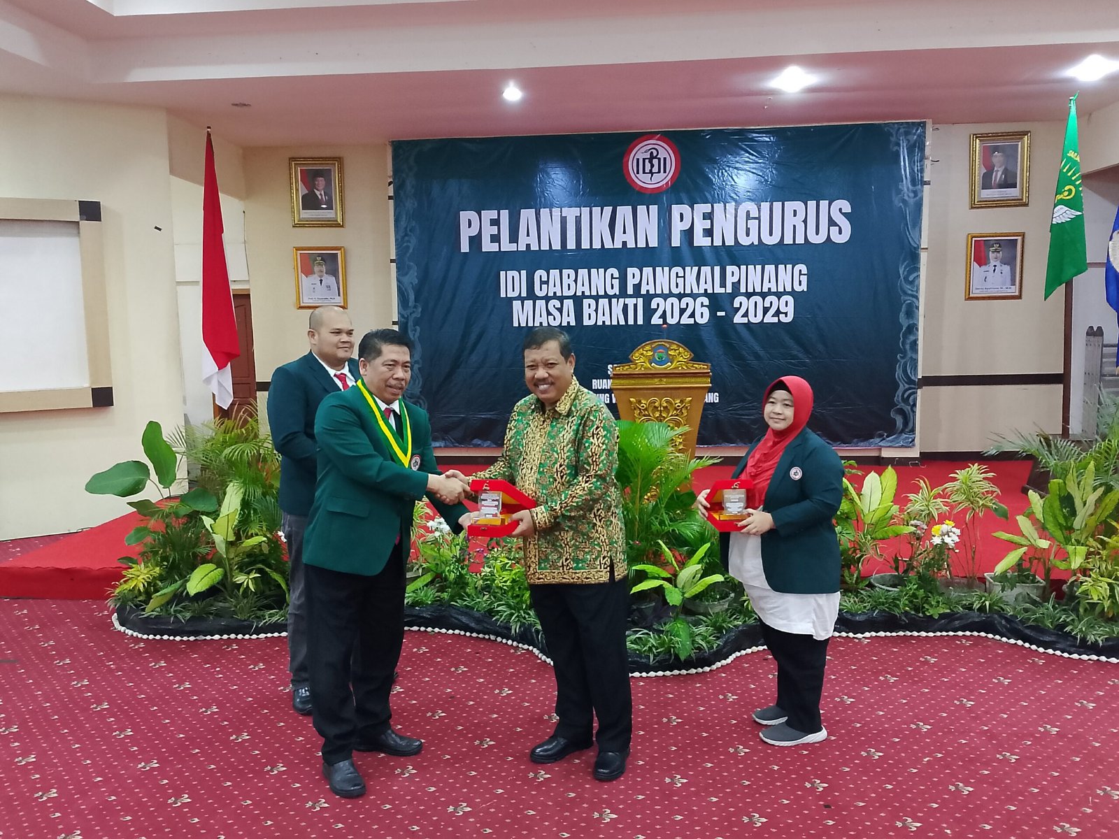 KBOBABEL.COM (PANGKALPINANG) – Ketua Ikatan Dokter Indonesia (IDI) Cabang Pangkalpinang Periode 2026–2029, dr. Idil Fitri, Sp.OG, menegaskan komitmennya untuk memperkuat profesionalisme, perlindungan, serta solidaritas dokter dalam menghadapi berbagai tantangan dunia kesehatan yang semakin kompleks.