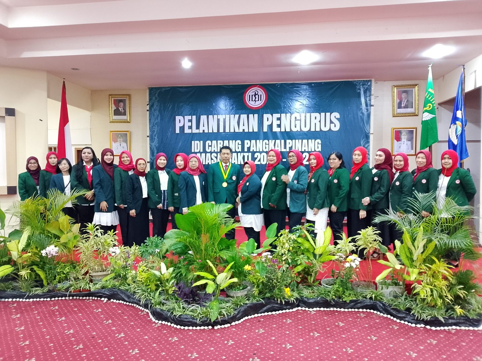 KBOBABEL.COM (PANGKALPINANG) – Pelantikan Pengurus Ikatan Dokter Indonesia (IDI) Cabang Pangkalpinang periode 2026–2029 menjadi momentum penting untuk memperkuat peran organisasi profesi dalam menjaga kualitas pelayanan kesehatan dan marwah profesi kedokteran. Minggu (14/6/2026)