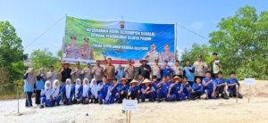 Polres Bangka Barat Tanam 300 Bibit Pohon di Lahan Eks Tambang dalam Aksi “Ketahanan Bumi Serumpun Sebalai”