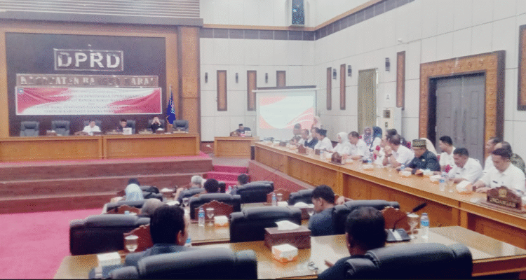 Dewan Perwakilan Rakyat Daerah (DPRD) Kabupaten Bangka Barat menggelar Sidang Paripurna yang bersejarah pada Rabu, 30 April 2025. Sidang ini mengusung dua agenda utama, yaitu pengumuman usulan pemberhentian Bupati dan Wakil Bupati Bangka Barat masa jabatan 2021–2025 serta pengusulan hasil penetapan pasangan calon Bupati dan Wakil Bupati terpilih hasil Pilkada 2024. Kamis (1/4/2025).