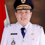 Langkah strategis Gubernur Kepulauan Bangka Belitung, Hidayat Arsani—yang dikenal sebagai "Panglima"—dalam menggagas pemindahan aktivitas pelabuhan dari Pangkal Balam ke Belinyu (Tanjung Gudang) patut dipandang sebagai kebijakan monumental dalam sejarah pembangunan Bangka Belitung. Ini bukan sekadar pergeseran logistik, melainkan lompatan politik pembangunan yang menandai keberpihakan kepada wilayah utara yang selama ini berada di pinggiran peta prioritas pembangunan provinsi.