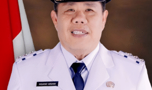 Langkah strategis Gubernur Kepulauan Bangka Belitung, Hidayat Arsani—yang dikenal sebagai "Panglima"—dalam menggagas pemindahan aktivitas pelabuhan dari Pangkal Balam ke Belinyu (Tanjung Gudang) patut dipandang sebagai kebijakan monumental dalam sejarah pembangunan Bangka Belitung. Ini bukan sekadar pergeseran logistik, melainkan lompatan politik pembangunan yang menandai keberpihakan kepada wilayah utara yang selama ini berada di pinggiran peta prioritas pembangunan provinsi.