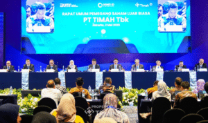 PT TIMAH Tbk (IDX: TINS), anggota Holding Industri Pertambangan MIND ID, kembali menegaskan komitmennya terhadap penguatan tata kelola dan transformasi bisnis melalui Rapat Umum Pemegang Saham Luar Biasa (RUPSLB) yang digelar di Ballroom Hotel Aryaduta Menteng, Jakarta,. Salah satu agenda utama RUPSLB ini adalah menyetujui perubahan susunan pengurus pada jajaran Direksi dan Dewan Komisaris Perseroan. Jumat (2/5/2025).