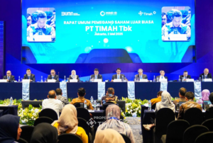 PT TIMAH Tbk (IDX: TINS), anggota Holding Industri Pertambangan MIND ID, kembali menegaskan komitmennya terhadap penguatan tata kelola dan transformasi bisnis melalui Rapat Umum Pemegang Saham Luar Biasa (RUPSLB) yang digelar di Ballroom Hotel Aryaduta Menteng, Jakarta,. Salah satu agenda utama RUPSLB ini adalah menyetujui perubahan susunan pengurus pada jajaran Direksi dan Dewan Komisaris Perseroan. Jumat (2/5/2025).