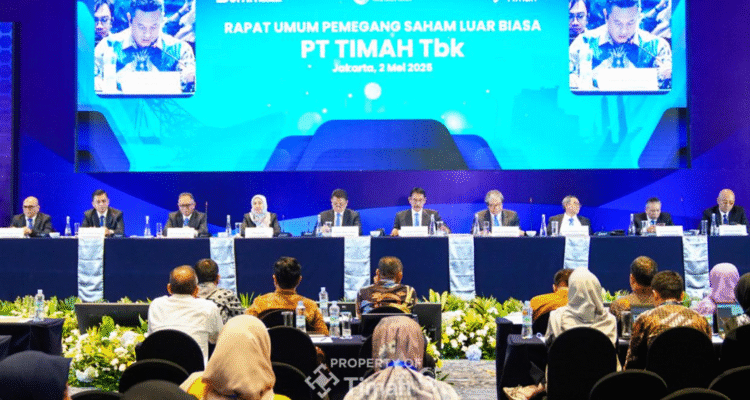 PT TIMAH Tbk (IDX: TINS), anggota Holding Industri Pertambangan MIND ID, kembali menegaskan komitmennya terhadap penguatan tata kelola dan transformasi bisnis melalui Rapat Umum Pemegang Saham Luar Biasa (RUPSLB) yang digelar di Ballroom Hotel Aryaduta Menteng, Jakarta,. Salah satu agenda utama RUPSLB ini adalah menyetujui perubahan susunan pengurus pada jajaran Direksi dan Dewan Komisaris Perseroan. Jumat (2/5/2025).