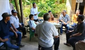 KBOBABEL.COM (Pangkalpinang) – Brigjen TNI (Purn) dr. Ismi Purnawan, Sp.JP(K), M.A.R.S., FIHA—yang akrab disapa Dokter Ipong—terus menunjukkan komitmennya terhadap kesehatan masyarakat. Bersama Pondok Aspirasi “Himyar Arsani”, ia menggelar aksi sosial berupa pemeriksaan jantung dan EKG gratis bagi warga Pangkalpinang. Sabtu (3/5/2025).