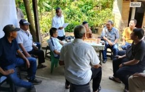 KBOBABEL.COM (Pangkalpinang) – Brigjen TNI (Purn) dr. Ismi Purnawan, Sp.JP(K), M.A.R.S., FIHA—yang akrab disapa Dokter Ipong—terus menunjukkan komitmennya terhadap kesehatan masyarakat. Bersama Pondok Aspirasi “Himyar Arsani”, ia menggelar aksi sosial berupa pemeriksaan jantung dan EKG gratis bagi warga Pangkalpinang. Sabtu (3/5/2025).