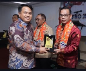 Mie Go Tokoh Publik Babel yang Bersahabat dengan Jurnalis, Terima PJS Award 2025
