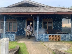 PT Timah Gerak Cepat Cegah DBD, Lakukan Fogging di Desa Gemuruh untuk Dukung Kesehatan Masyarakat