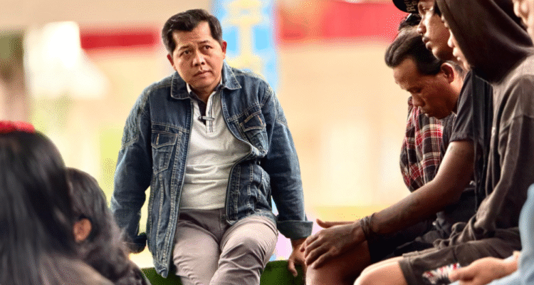 KBOBABEL.COM (Pangkalpinang) – Dukungan terhadap sosok Basit Cinda untuk menjadi Wali Kota Pangkalpinang terus mengalir dari berbagai kalangan. Kali ini, dukungan datang dari kelompok musisi jalanan yang kerap menghidupkan suasana kota lewat lagu-lagu sederhana namun penuh makna. Selasa (3/6/2025).