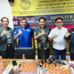 KBOBABEL.COM (Jakarta) – Dalam suasana penuh keakraban dan semangat kolaboratif, Tim Khusus Penanganan Perkara Gugatan Perdata dan Tata Usaha Negara (TUN) dari gabungan tiga kantor hukum ternama—Kantor LBH EM 80, PJT/FBI Lawfirm, dan Kantor Hukum ADI'80 dan Rekan—menggelar pertemuan strategis di Kantor Pusat Cawang, Jakarta.Kamis (5/6/2025).