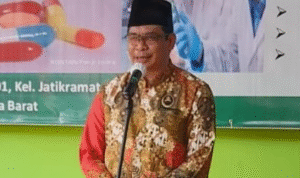 Jakarta - Setiap tahun, jutaan umat Islam dari seluruh dunia (min fajjin ‘amiq) memenuhi panggilan spiritual untuk menunaikan ibadah haji dan menyembelih hewan kurban pada Hari Raya Idul Adha. Namun, kurban sejatinya bukan hanya ekspresi spiritual semata, tetapi juga medium sosial yang menyatukan ketundukan kepada Tuhan dengan kepedulian kepada sesama, membangkitkan empati, dan menggerakkan ekonomi kerakyatan.