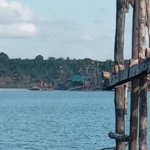 KBOBABEL.COM (KOBA) — Bangka Tengah kembali diguncang praktik tambang ilegal yang diduga melibatkan para pemain lama dan jaringan kuat yang menjalar hingga ke institusi negara. Kolong eks tambang PT Kobatin di Marbuk dan Kenari kini menjadi pusat perhatian setelah terungkap adanya operasi tambang ilegal berskala besar yang diduga mendapat ‘restu’ dari oknum aparat penegak hukum dan pejabat daerah. Minggu (22/6/2025).