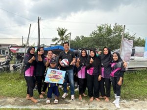 Ibu-ibu Penghobi Bola Voli Rusunawa Berbahagia Dapat Bantuan Basit Cinda