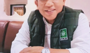 KBOBABEL.COM (PANGKALPINANG) — Dukungan politik terus mengalir untuk pasangan Prof. Dr. Saparudin (Prof. Udin) dan Cece Desi menjelang Pilkada ulang Kota Pangkalpinang 2025. Kali ini, giliran Partai Kebangkitan Bangsa (PKB) yang secara resmi menyatakan dukungan penuh terhadap pasangan ini. Pernyataan itu disampaikan langsung oleh Ketua DPW PKB Bangka Belitung, M. Tanwin, dalam konferensi pers yang digelar pada Selasa (16/7).