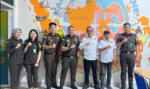 KBOBABEL.COM (PANGKALPINANG) — Dalam upaya memperkuat sinergi antara lembaga penegak hukum dan media massa, Kepala Seksi Intelijen (Kasintel) Kejaksaan Negeri Pangkalpinang, Anjasra Karya, S.H., M.H., melakukan kunjungan silaturahmi ke Kantor Berita Online Bangka Belitung (KBO Babel), Senin (21/7/2025).