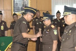 Kejati Babel Lantik Pejabat Eselon II dan III, Sila Haholongan: Jaga Nama Baik Institusi dan Kepercayaan Publik