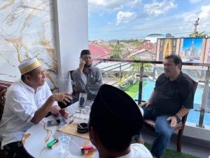 Ngopi di Kediaman Tokoh Minang, Prof Udin: “Kepemimpinan Harus Berlandas Iman”