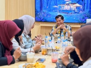 Dukung Basit-Dede, Gadis-gadis Gen-Z Cerdas Ini Deklarasikan Kelompok Perempuan BERBENAH