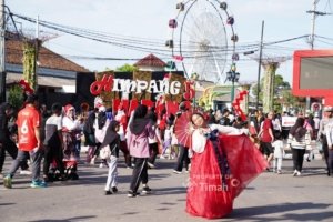 Meriah dan Penuh Warna, Warga Bangka Selatan Tampil dengan Kostum Kreatif di Pekan Sehat PT Timah