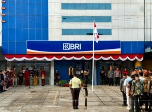 Pakaian Adat Nusantara Warnai Perayaan HUT RI ke-80 di BRI Kanca Perdagangan