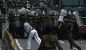 Heboh! Polisi Tangkap ‘Profesor R’, Dalang Bom Molotov Saat Demo Ricuh di Jakarta