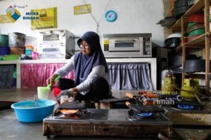 PT Timah Salurkan Rp1,5 Miliar Modal Usaha bagi 106 UMKM Lewat Program PUMK
