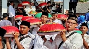 Meriah! Kirab 1.000 Telur dan Nganggung 1.000 Dulang Ramaikan Desa Wisata Batu Belubang