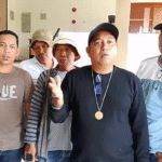 KBOBABEL.COM (Pangkalpinang) – Suasana rapat di ruang Banmus DPRD Provinsi Kepulauan Bangka Belitung, berubah panas. Aliansi Masyarakat Terzolimi (ALMASTER) datang dengan tujuh tuntutan utama, namun puncak tensi terjadi saat nama anggota DPR RI dapil Babel, Rudianto Tjen, digemakan lantang oleh massa. Senin (8/9/2025).