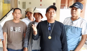 KBOBABEL.COM (Pangkalpinang) – Suasana rapat di ruang Banmus DPRD Provinsi Kepulauan Bangka Belitung, berubah panas. Aliansi Masyarakat Terzolimi (ALMASTER) datang dengan tujuh tuntutan utama, namun puncak tensi terjadi saat nama anggota DPR RI dapil Babel, Rudianto Tjen, digemakan lantang oleh massa. Senin (8/9/2025).