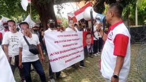 Ratusan Massa Geruduk KPK, Teriakkan “Tangkap Rudianto Tjen Sekarang Juga”