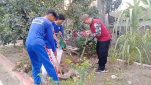 Gerimis Tak Halangi Semangat Siswa SMA Negeri 2 Pangkalpinang Ikut Aksi Bersih Lingkungan