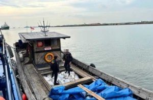 Bea Cukai Batam Gagalkan Penyelundupan 20 Ton Pasir Timah Tujuan Thailand di Natuna