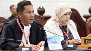 Nasib Dokter Ratna Ditentukan Besok di MK: “Saya Siap dan Ikhlas, Walau Pahit”