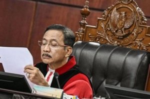 MK Tolak Permohonan Uji Materil Dokter Ratna, Sang Dokter Tetap Teguh: “Saya Ikhlas dan Akan Terus Berjuang”