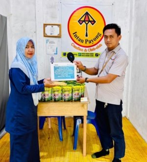 PT TIMAH Tbk Perkuat Ekonomi Lokal, Dukung KUBE Intan Payong Tingkatkan Produksi Keripik Khas Kundur